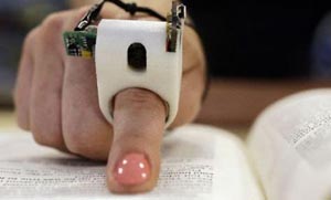 Η εφεύρεση του MIT: Ένα δαχτυλίδι διαβάζει για τους τυφλούς . VIDEO
