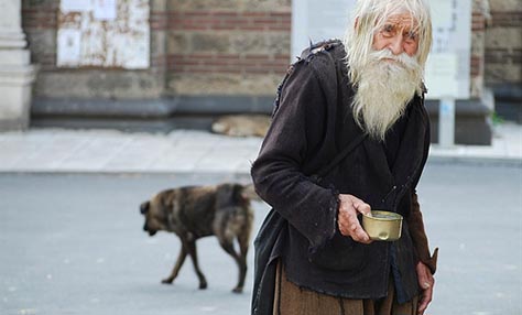 Ένας 99χρονος “άγιος”… που ζητιανεύει για τα ορφανά της Βουλγαρίας!
