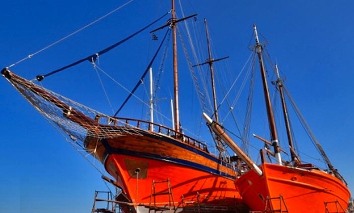 Καταξίωση και σωτηρία για τα παραδοσιακά ξύλινα αλιευτικά σκάφη με Απόφαση της Μυρσίνης Ζορμπά