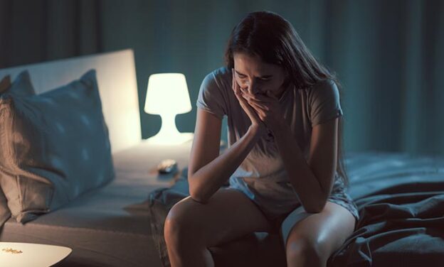 Μπλε φως: Τι είναι και πώς επηρεάζει τον ύπνο μας