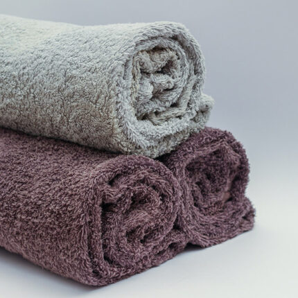 Πώς και πόσο συχνά πρέπει να πλένουμε τις πετσέτες;