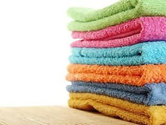Πώς και πόσο συχνά πρέπει να πλένουμε τις πετσέτες;