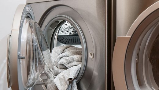 Πώς να απαλλαχτούμε από τα χνούδια και τις τρίχες του πλυντηρίου