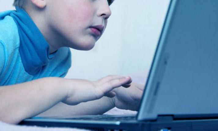 Πώς να προστατέψετε τα παιδιά σας από τους κινδύνους του Διαδικτύου
