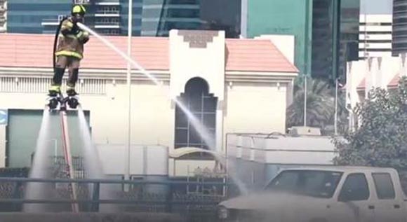 Στο Ντουμπάι οι πυροσβέστες σβήνουν τις φωτιές με χρήση… jetpack!